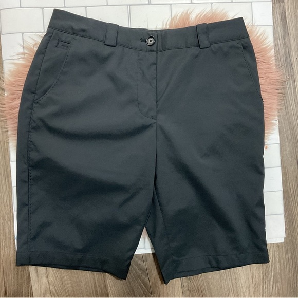 Nike Black Bermuda Golf Short Size 6 - Picture 3 of 10